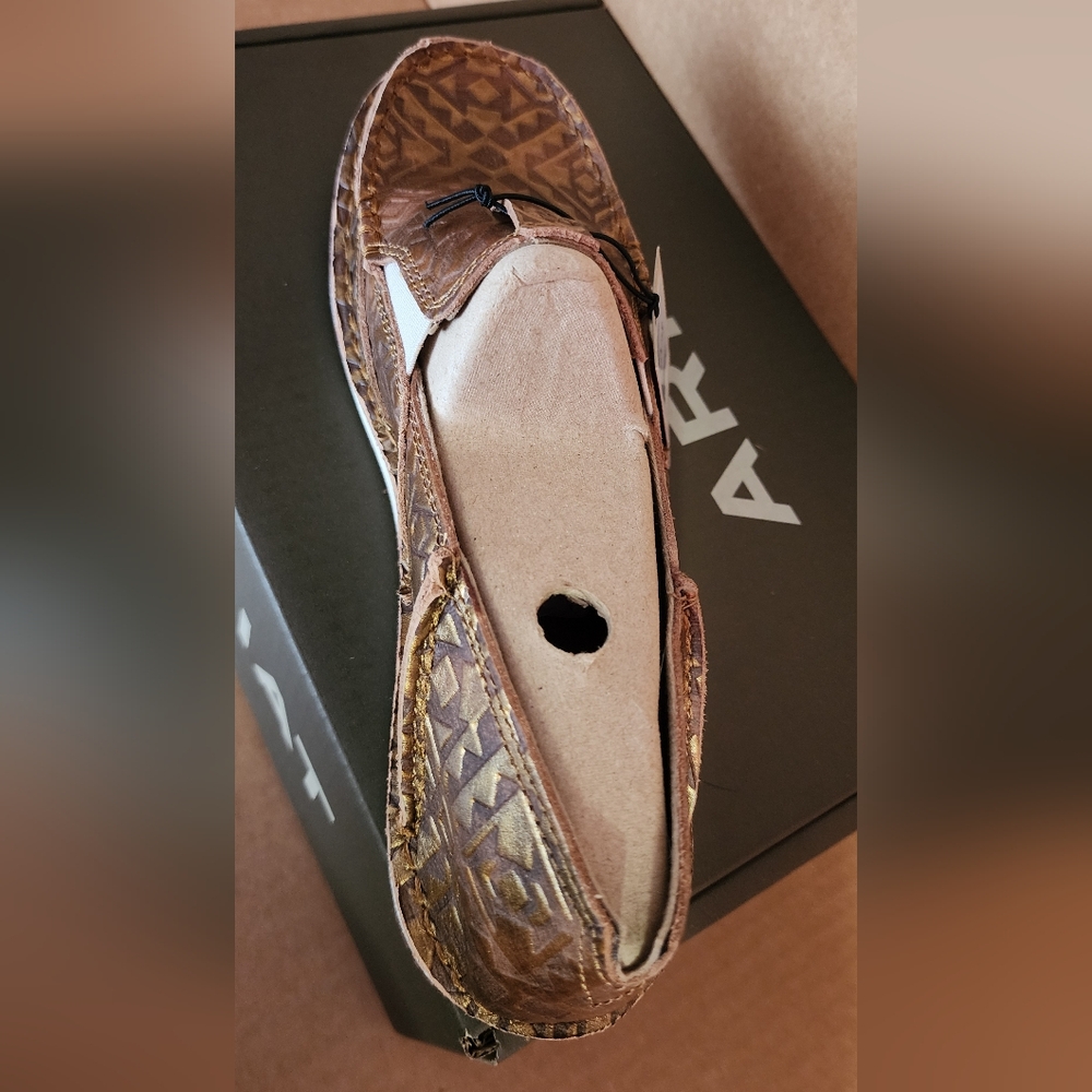 ARIAT COPPER BLANKET EMBOSS NEW IN BOX With Wrapping Two Sz 10 Sz 8.5 - Picture 9 of 15